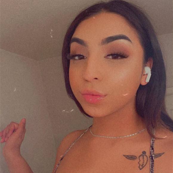 andrealucero_